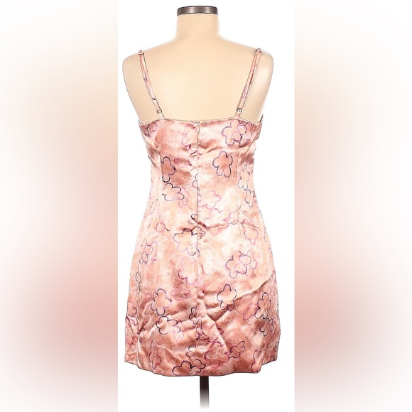 groovy flower printed satin feel mini dress by wild fable, size Medium - Picture 4 of 4